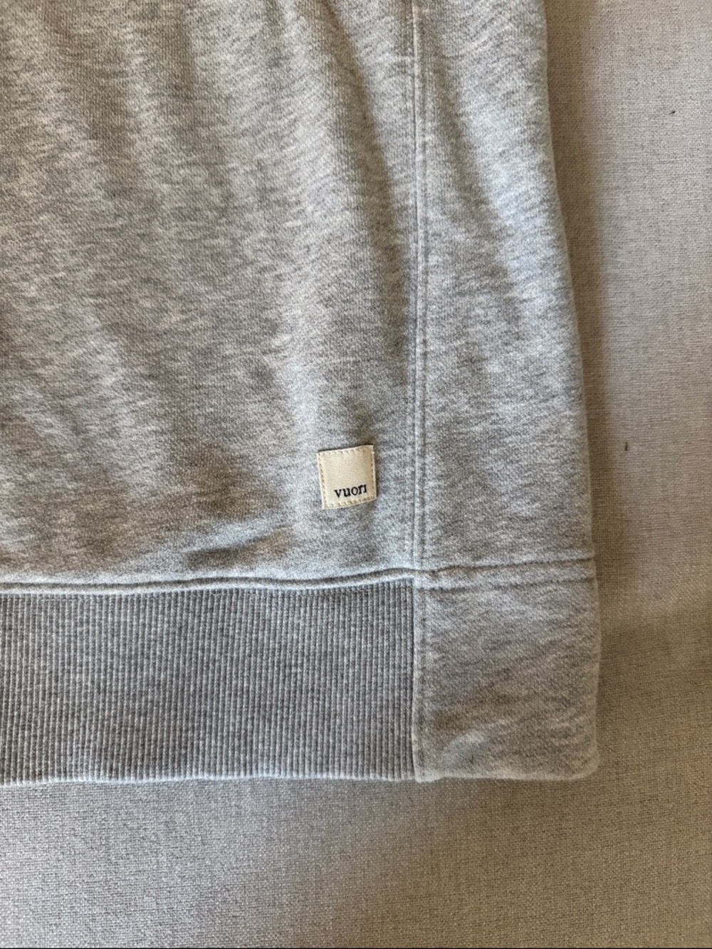 Vuori Gray V‑Neck Sleeveless Sweatshirt Vest size M - Picture 3 of 4